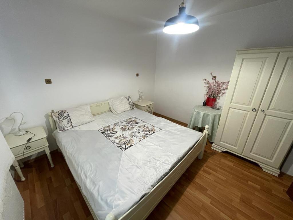 Fortress Apartments Oradea Exterior photo